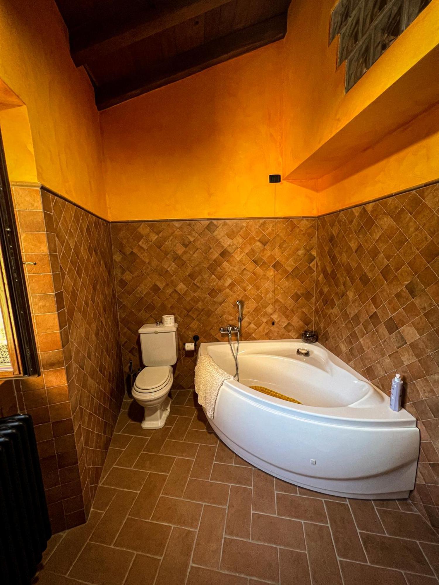 Old Village Linda - Tra Lunigiana & Cinque Terre Comano  ภายนอก รูปภาพ