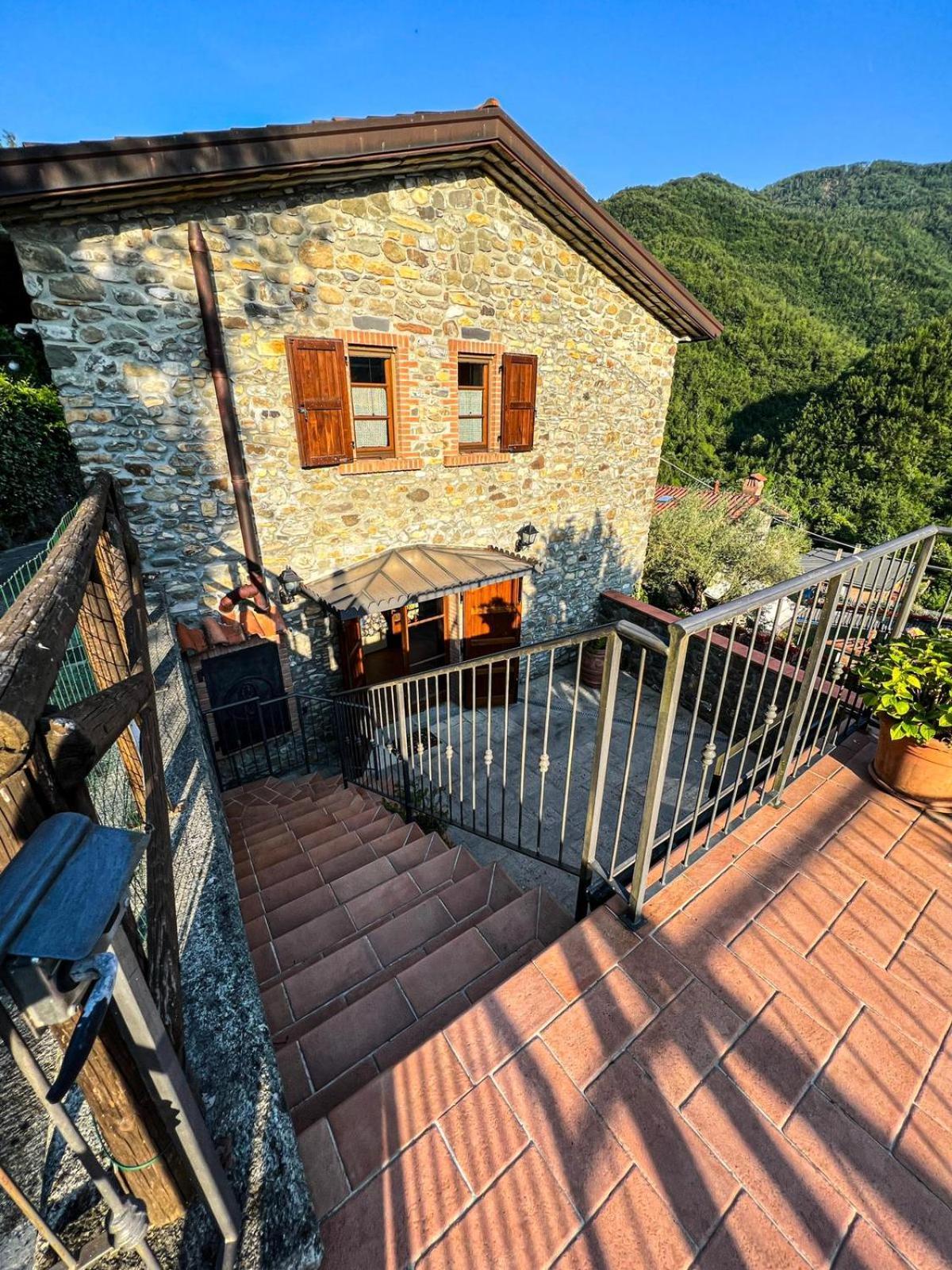 Old Village Linda - Tra Lunigiana & Cinque Terre Comano  ภายนอก รูปภาพ