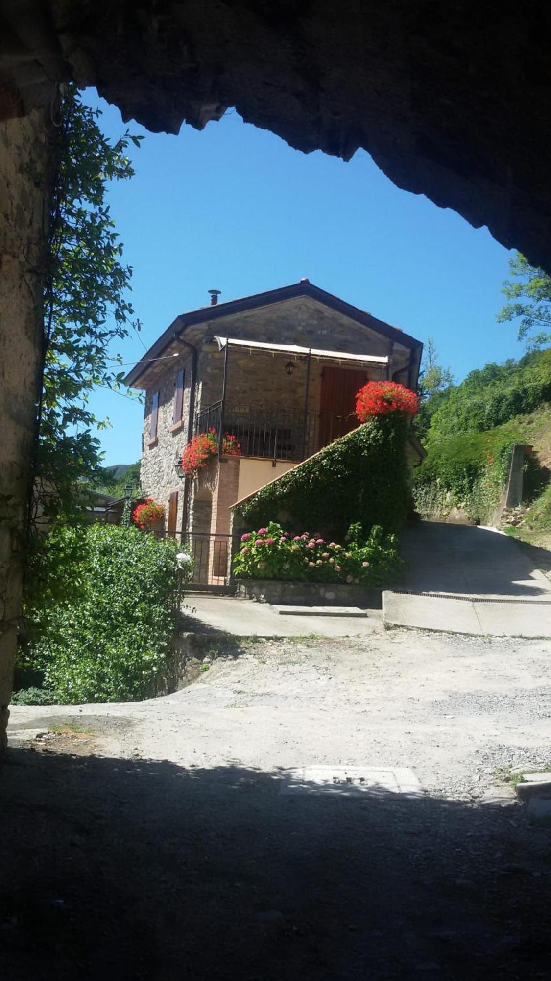 Old Village Linda - Tra Lunigiana & Cinque Terre Comano  ภายนอก รูปภาพ